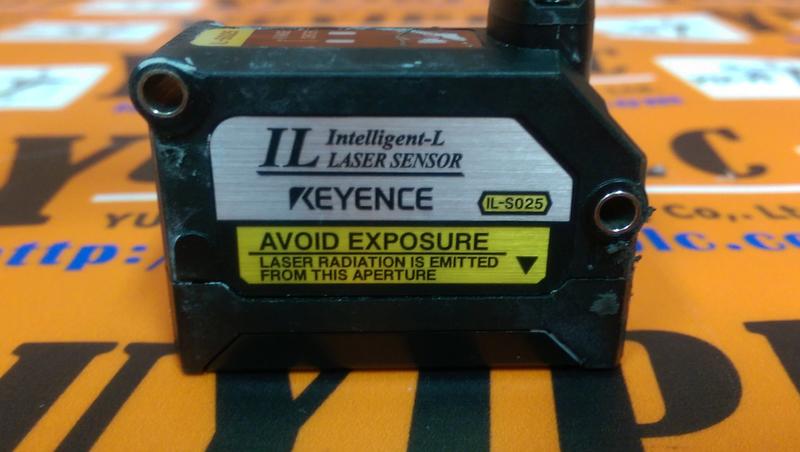 KEYENCE IL-S025 CMOS multi-function analogue laser sensor - PLC
